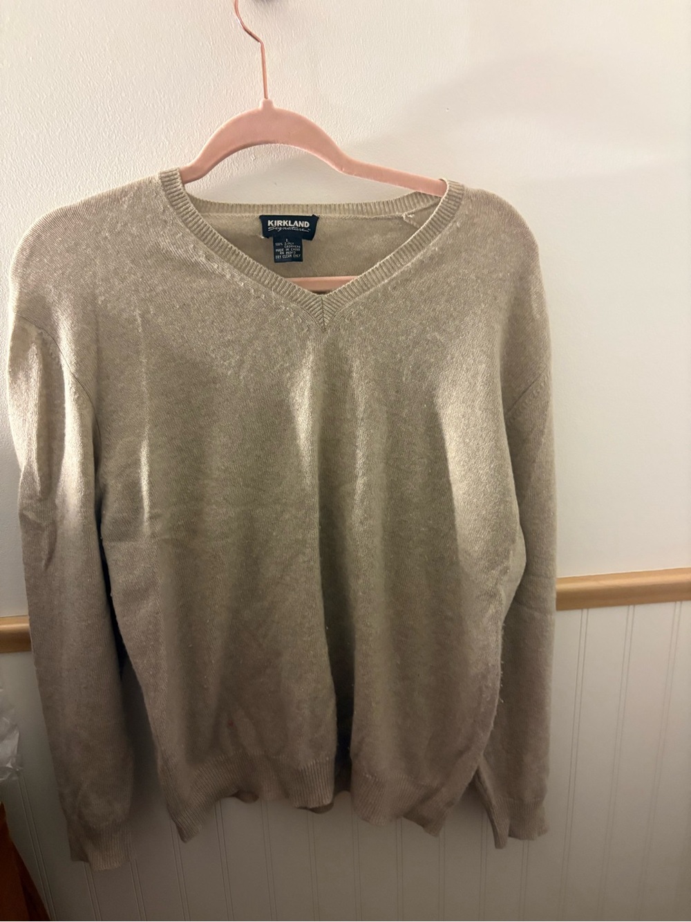 Kirkland Signature Men’s Large 100% Extra Fine Merino Wool V-Neck Sweater